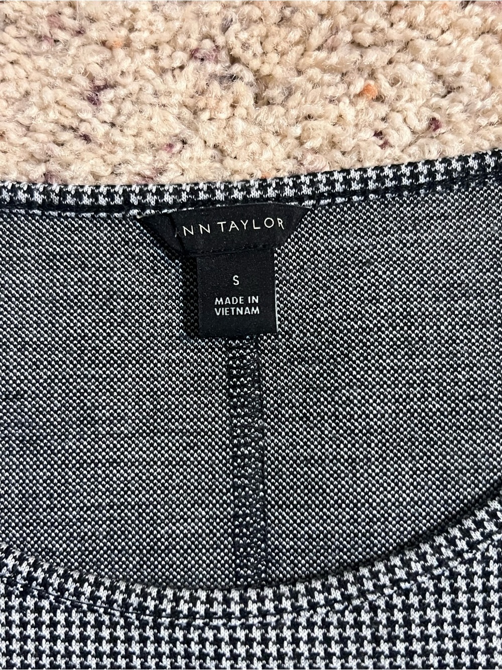 Ann Taylor Black and White Houndstooth Long-Sleeve Peplum Top - Picture 2 of 5